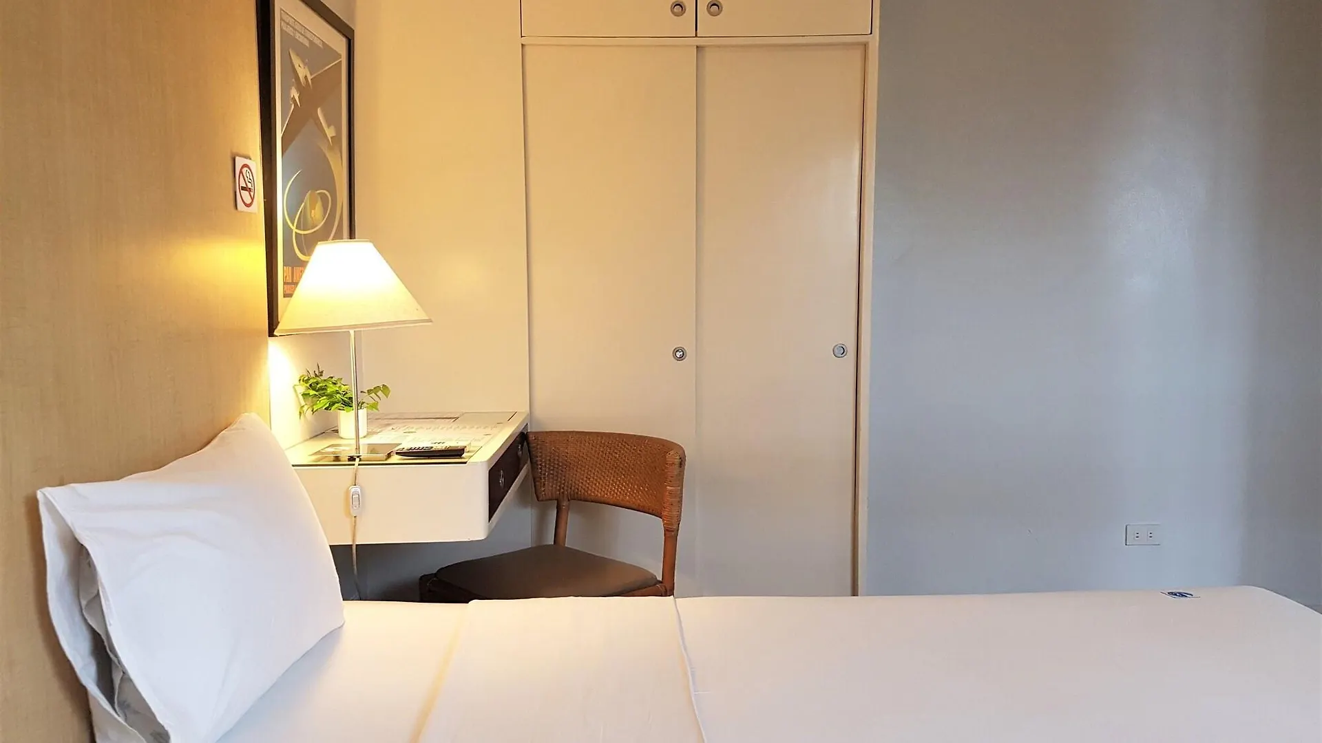 The Clipper House, Poblacion Makati Manila 0*,
